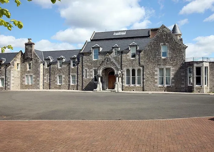 4 Lomond Castle